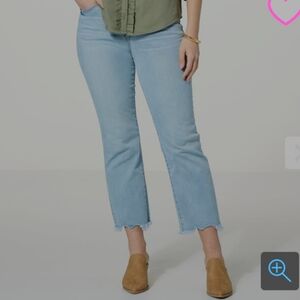 NWT Democracy Ankle Straight Leg Slimming